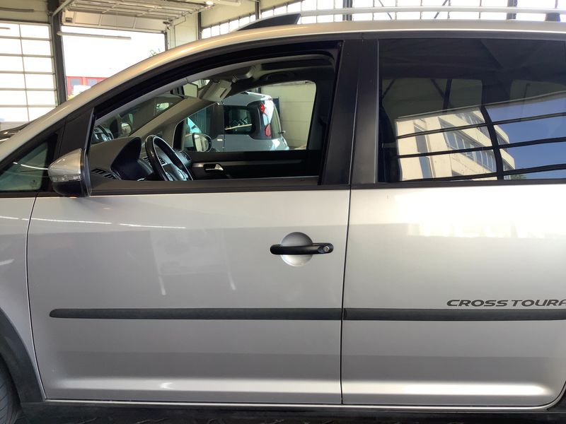 Volkswagen Touran 1.4 TSI CrossTouran — zdjęcie 4