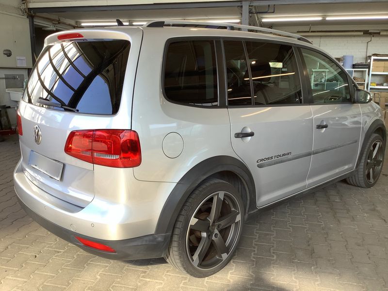 Volkswagen Touran 1.4 TSI CrossTouran — zdjęcie 6