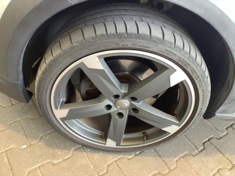 Volkswagen Touran 1.4 TSI CrossTouran 2011 – снимка 3