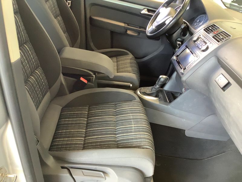 Volkswagen Touran 1.4 TSI CrossTouran — zdjęcie 11