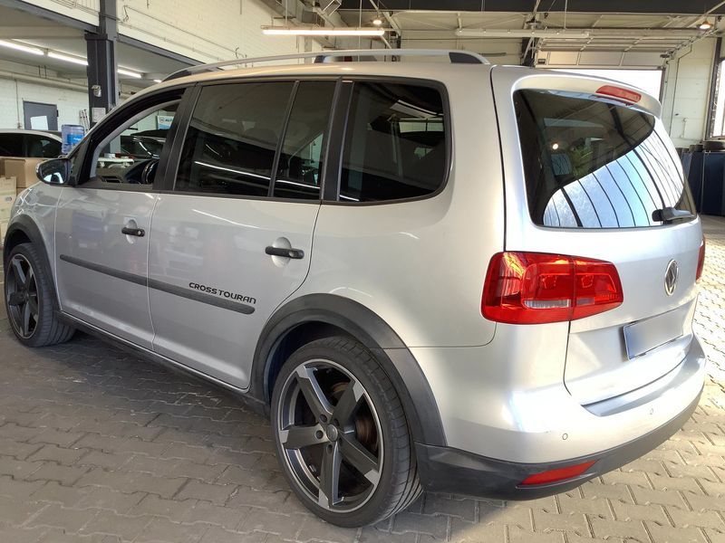 Volkswagen Touran 1.4 TSI CrossTouran — zdjęcie 3