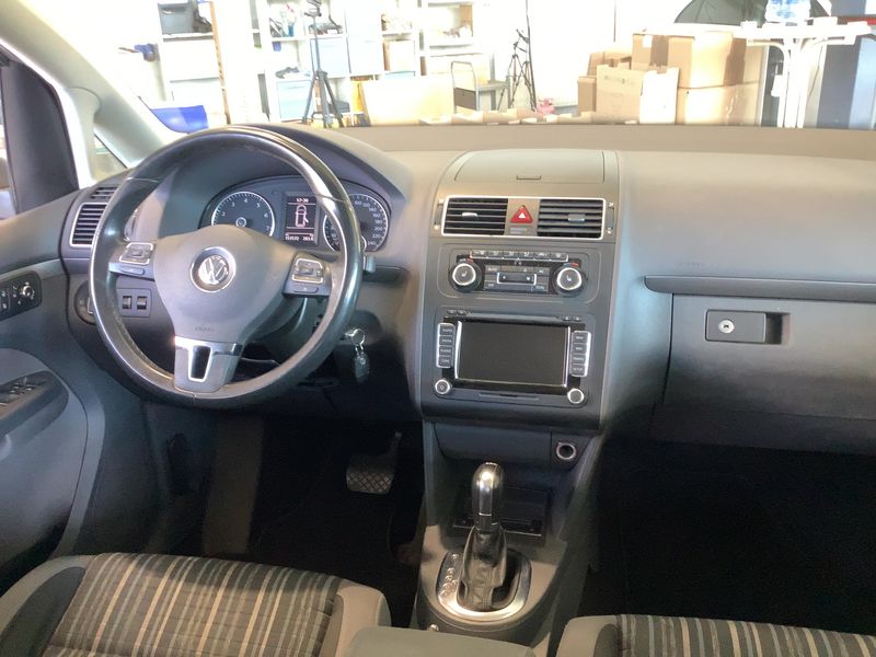 Volkswagen Touran 1.4 TSI CrossTouran — zdjęcie 12