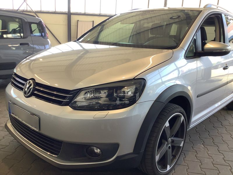 Volkswagen Touran 1.4 TSI CrossTouran — zdjęcie 2