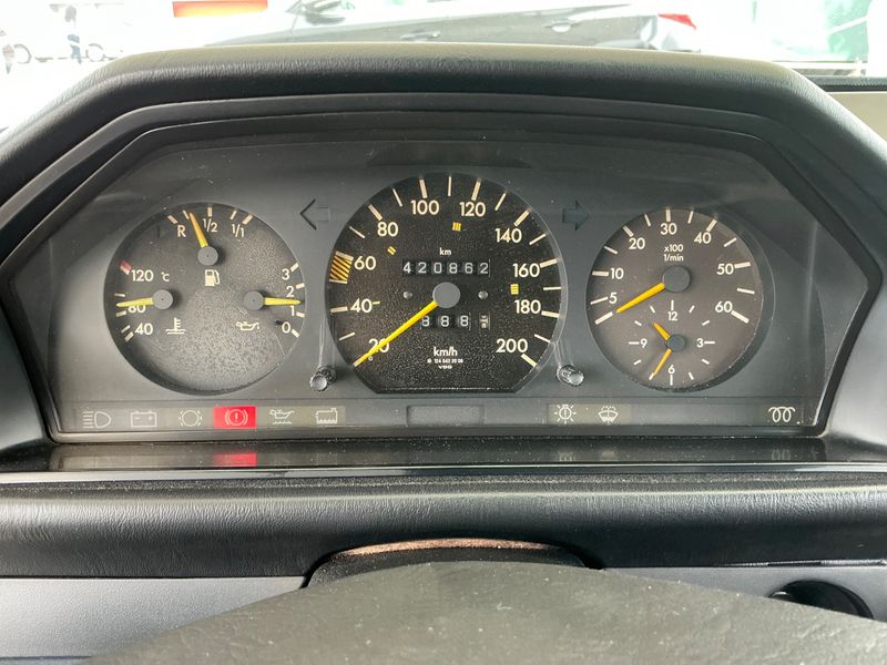 Mercedes-Benz E-Klasse D 250 — zdjęcie 4