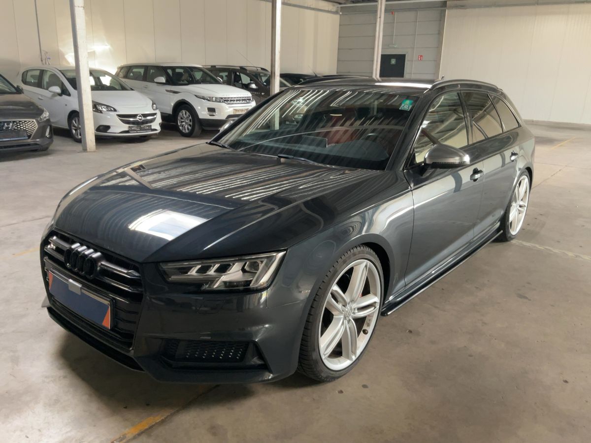 Audi S4 3.0 V6 TFSI quattro