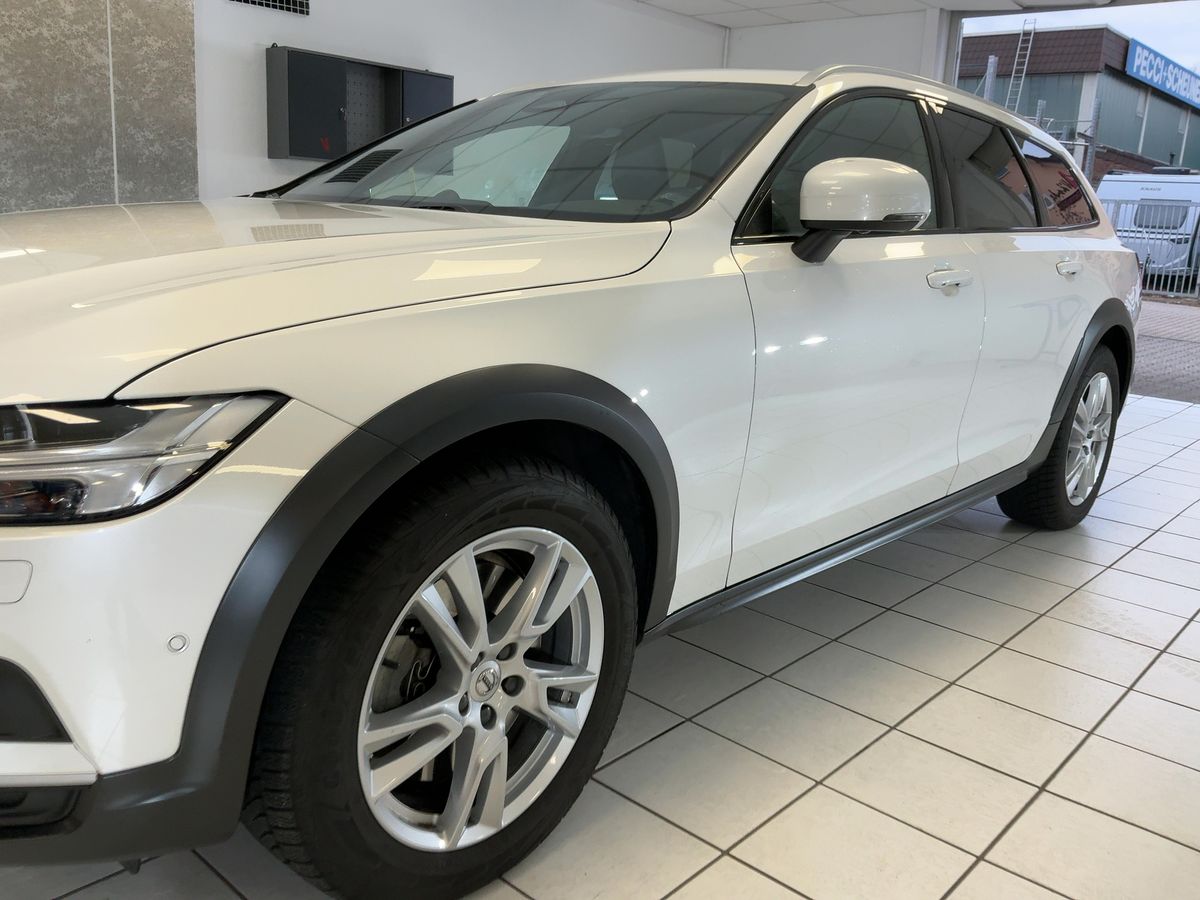 Volvo V90 Cross Country 2.0 B4 Mild-Hybrid Ultimate AWD
