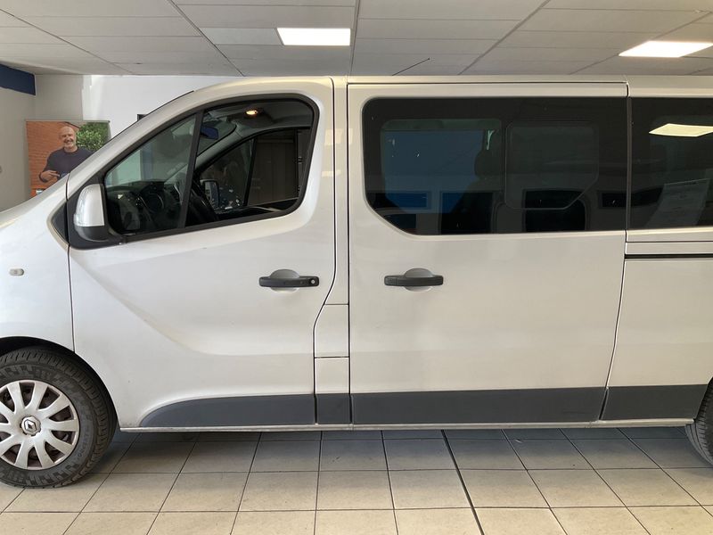 Renault Trafic 1.6 dCi Energy L2H1 Grand SpaceClass — zdjęcie 4
