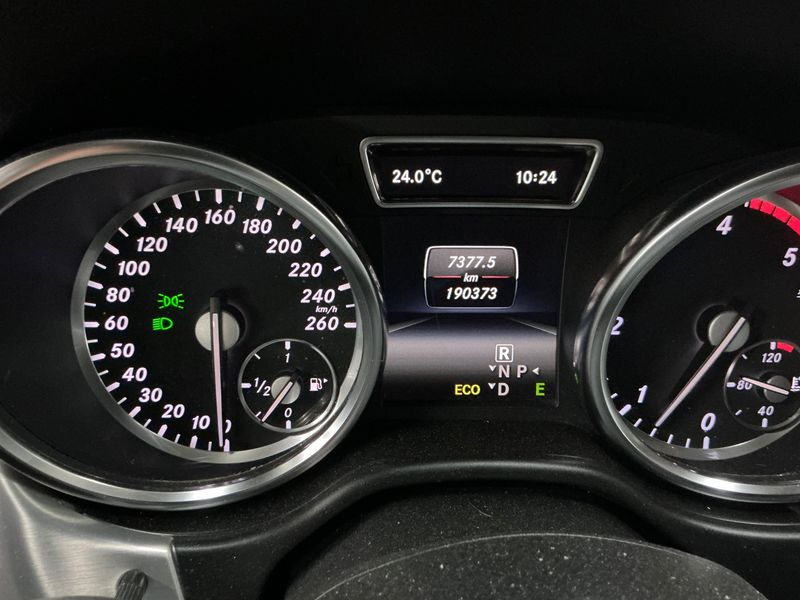 Mercedes-Benz M-Klasse ML 250 CDI Sport — zdjęcie 13