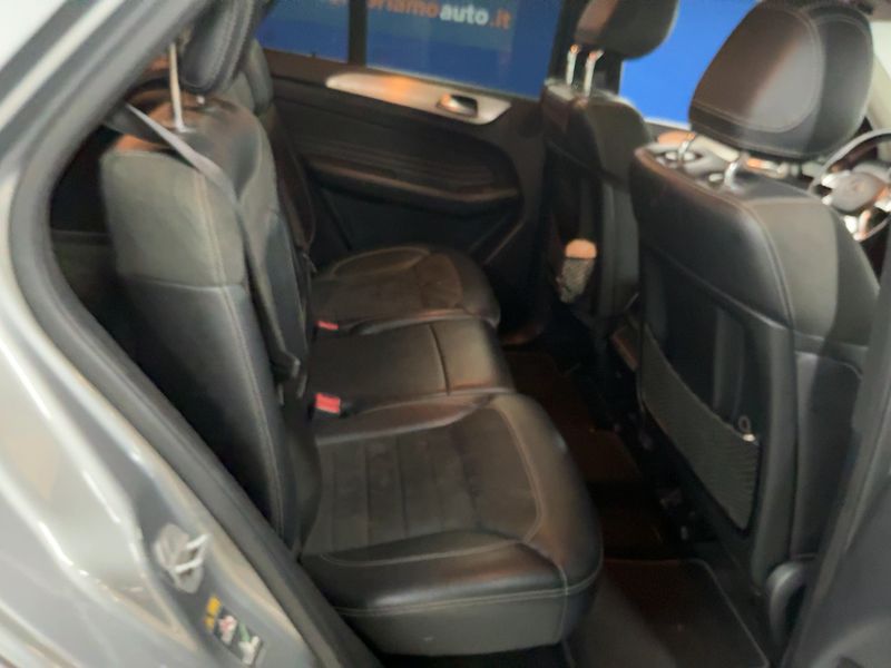 Mercedes-Benz M-Klasse ML 250 CDI Sport — zdjęcie 14