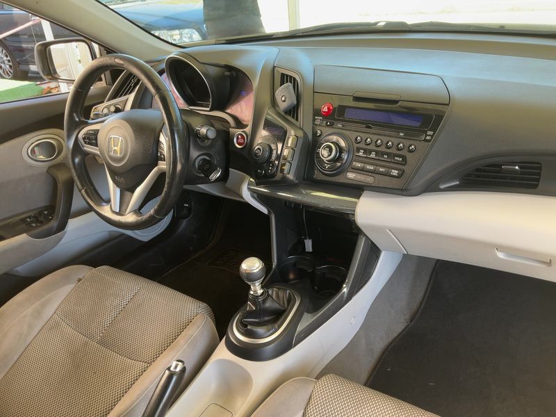 Honda CR-Z 1.5 Hybrid Sport — zdjęcie 12
