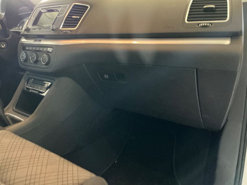 Volkswagen Sharan 2.0 TDI BlueMotion Tech 2015 – снимка 36