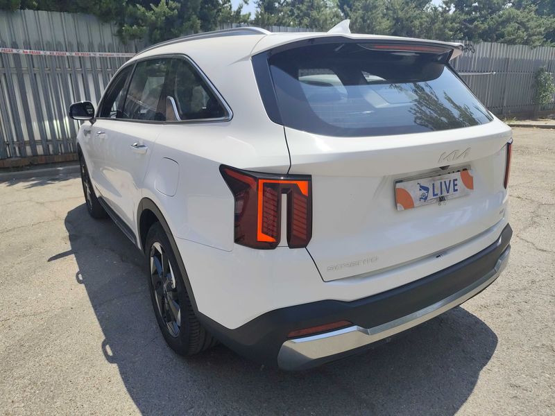 Kia Sorento 1.6 TGDI Hybrid Emotion 2WD — zdjęcie 3