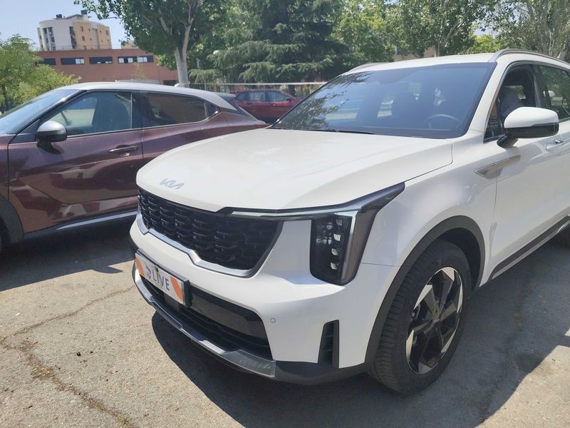 Kia Sorento 1.6 TGDI Hybrid Emotion 2WD — zdjęcie 2