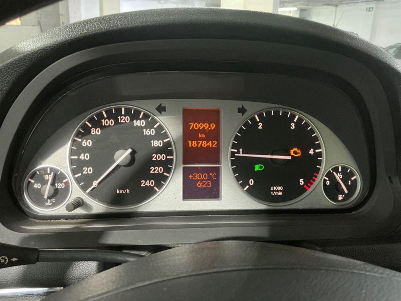 Mercedes-Benz B-Klasse B 180 CDI — zdjęcie 4