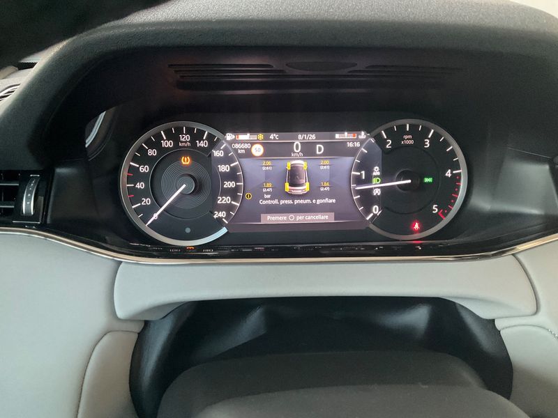 Land Rover Evoque D200 Mild-Hybrid S — zdjęcie 13