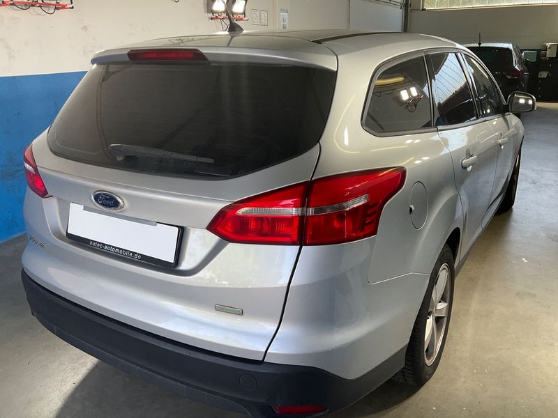 Ford Focus 1.0 EcoBoost Business — zdjęcie 2
