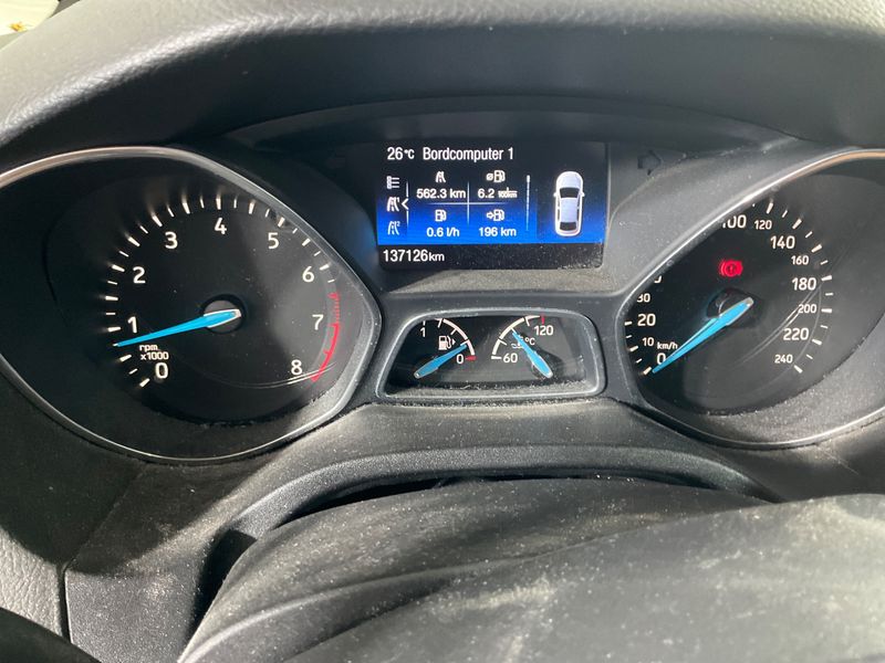 Ford Focus 1.0 EcoBoost Business — zdjęcie 4