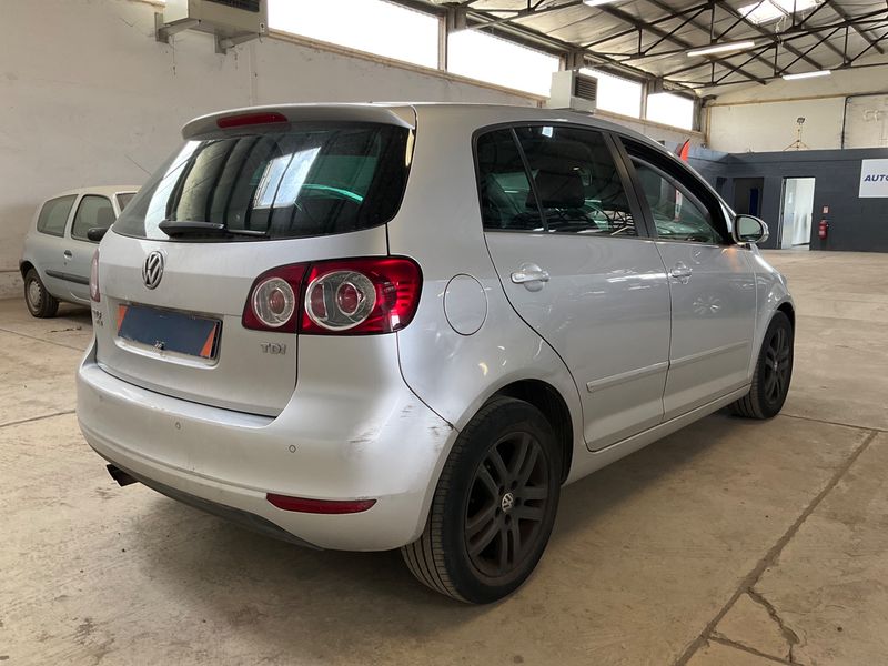 Volkswagen Golf VI Plus 2.0 TDI Comfortline 2009 – снимка 2
