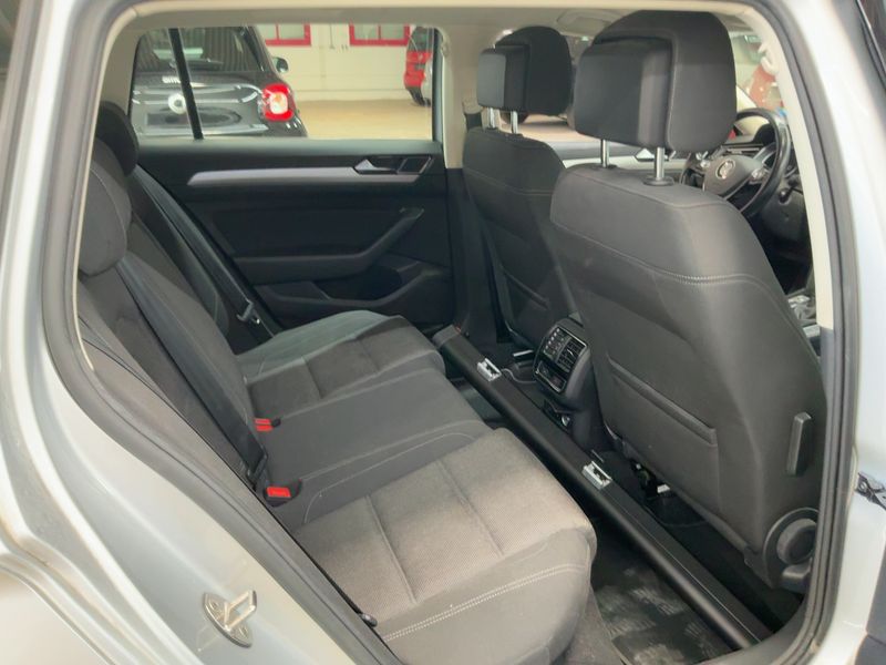 Volkswagen Passat 2.0 TDI Comfortline BlueMotion Tech 2019 – снимка 20