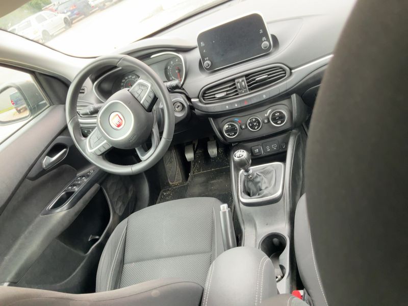 Fiat Tipo 1.4 Turbo Lounge — zdjęcie 12