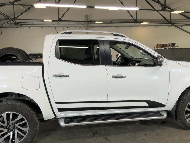 Nissan NP300 Pick-up 2.3 dCi N-Connecta Double Cab 4x4 — zdjęcie 7