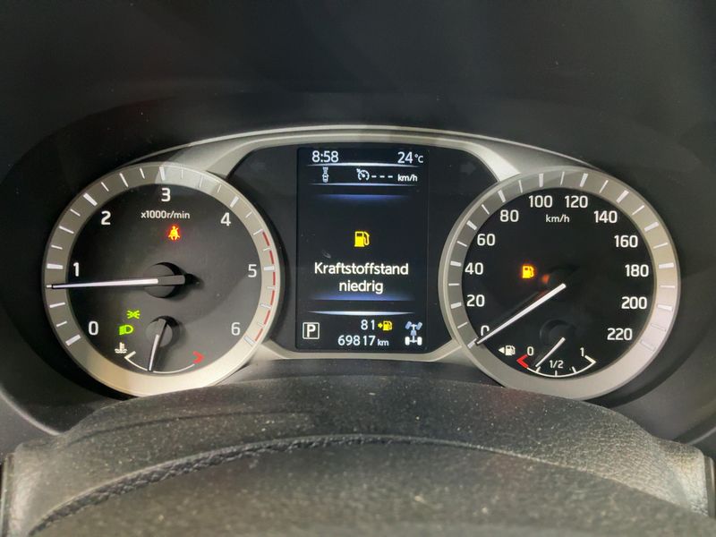Nissan NP300 Pick-up 2.3 dCi N-Connecta Double Cab 4x4 — zdjęcie 13