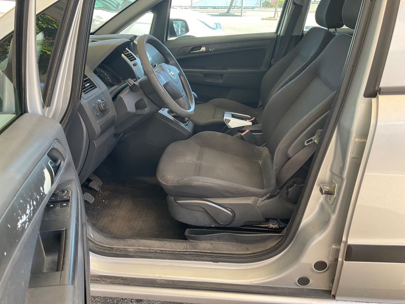 Opel Zafira 1.7 CDTI Essentia — zdjęcie 3