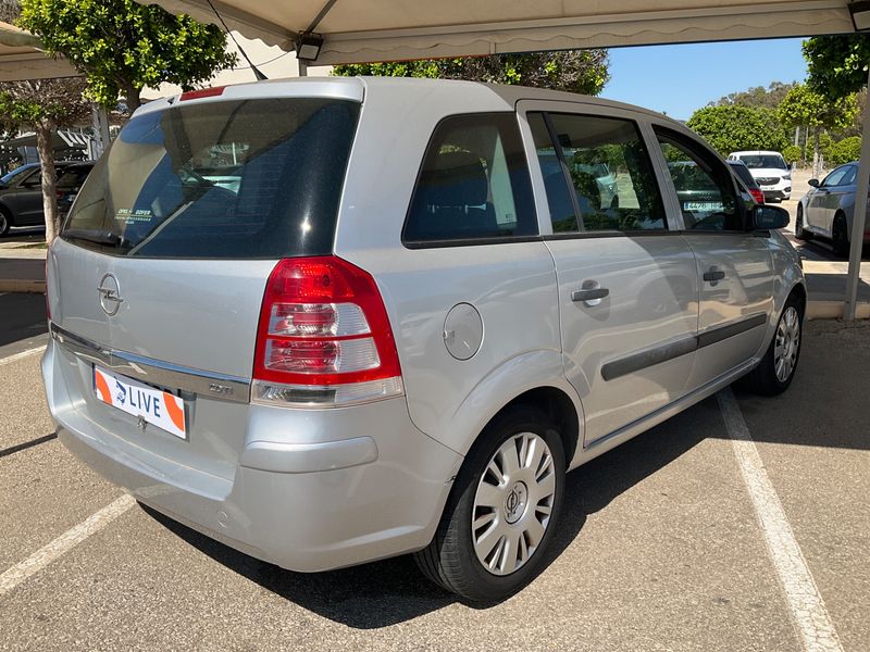 Opel Zafira 1.7 CDTI Essentia — zdjęcie 2