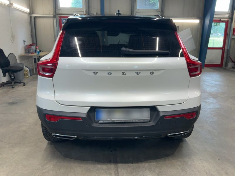 Volvo XC40 2.0 T5 R-Design AWD — zdjęcie 5