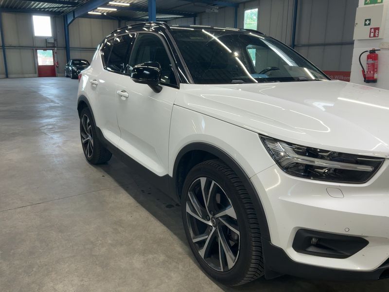 Volvo XC40 2.0 T5 R-Design AWD — zdjęcie 8