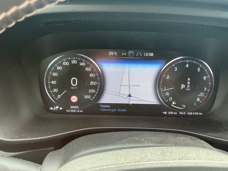 Volvo XC40 2.0 T5 R-Design AWD — zdjęcie 13
