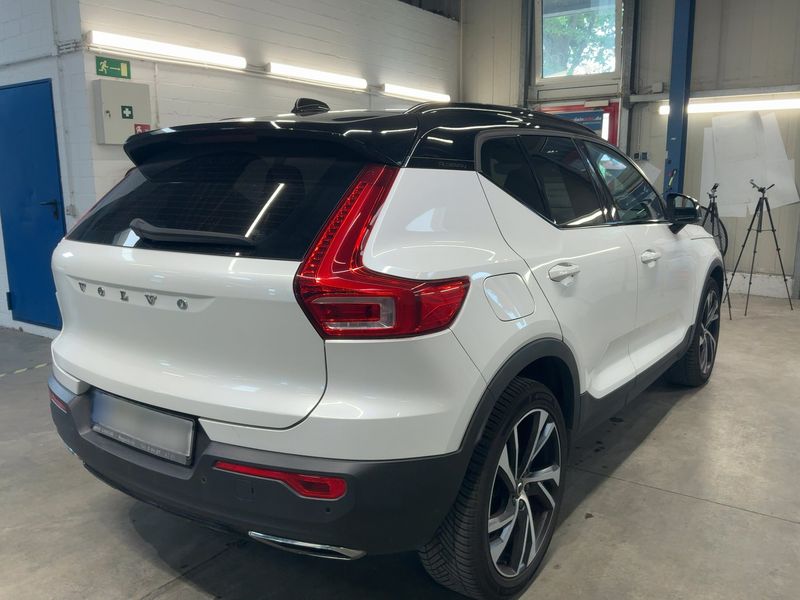 Volvo XC40 2.0 T5 R-Design AWD — zdjęcie 6