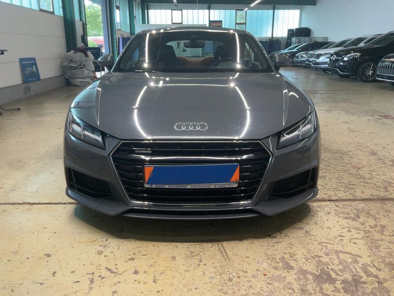 Audi TT 2.0 TFSI quattro Coupe — zdjęcie 9