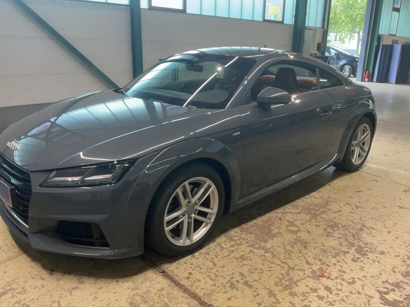 Audi TT 2.0 TFSI quattro Coupe — zdjęcie 2