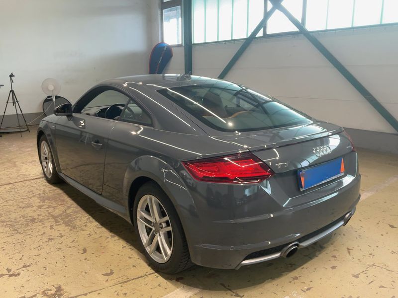 Audi TT 2.0 TFSI quattro Coupe — zdjęcie 3