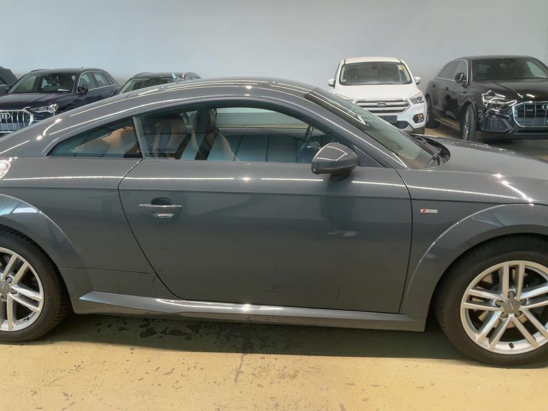 Audi TT 2.0 TFSI quattro Coupe — zdjęcie 7