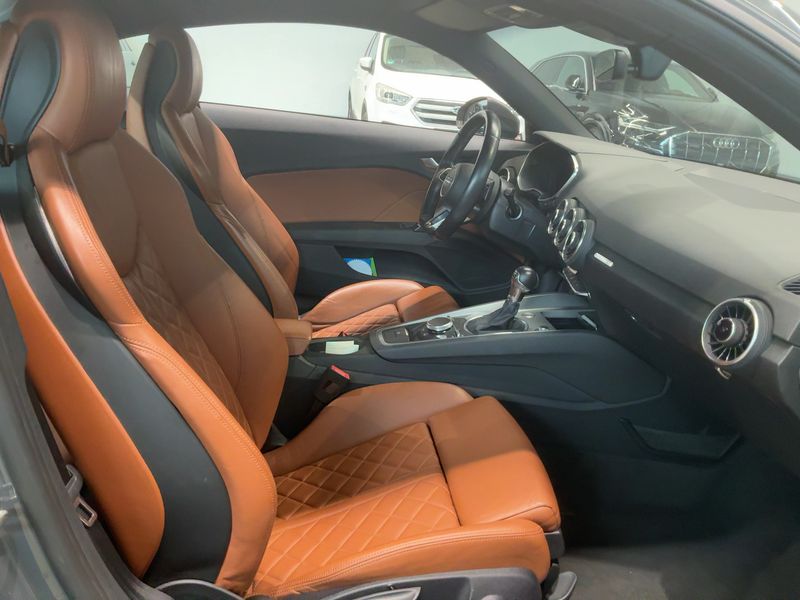 Audi TT 2.0 TFSI quattro Coupe — zdjęcie 11