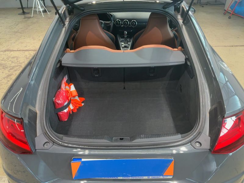 Audi TT 2.0 TFSI quattro Coupe — zdjęcie 10