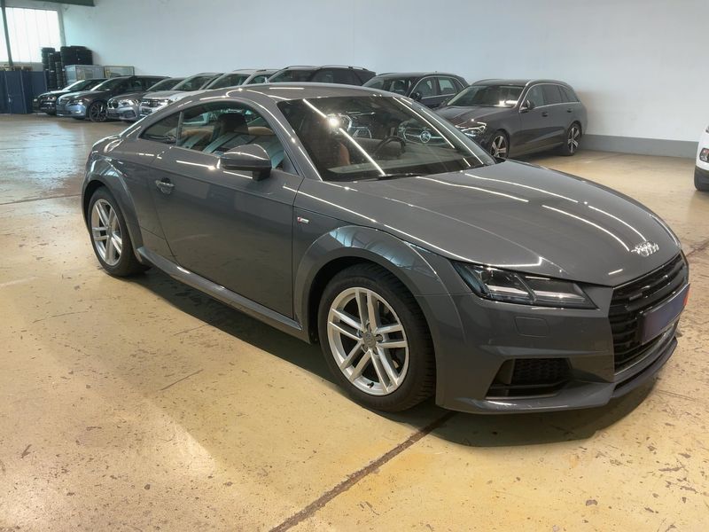 Audi TT 2.0 TFSI quattro Coupe — zdjęcie 8