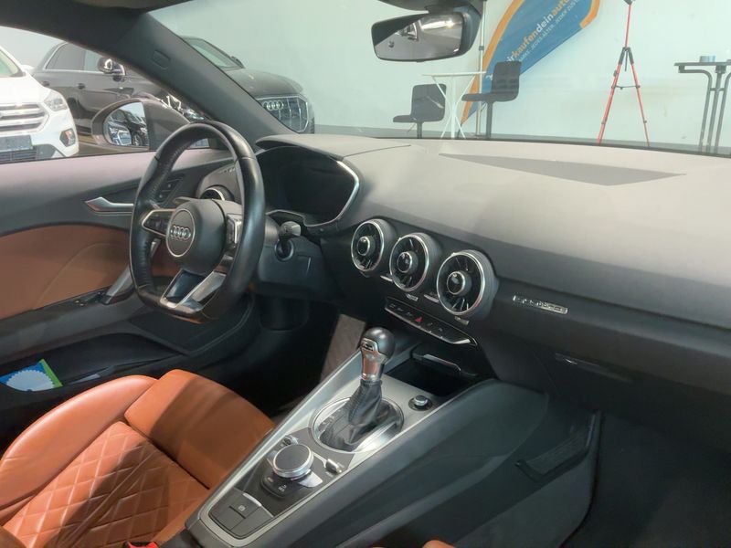 Audi TT 2.0 TFSI quattro Coupe — zdjęcie 12