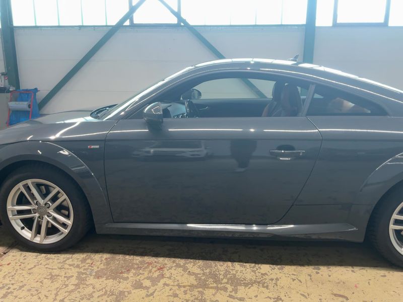 Audi TT 2.0 TFSI quattro Coupe — zdjęcie 4