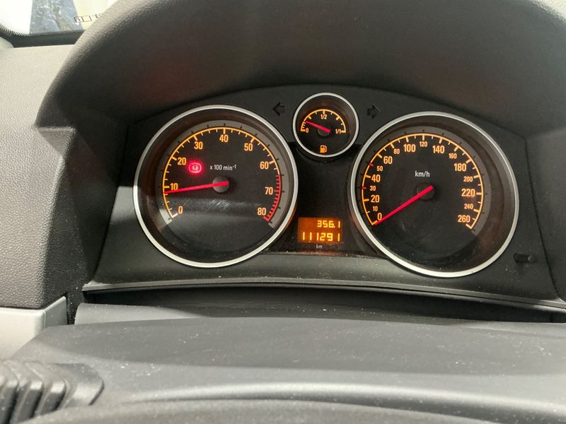 Opel Astra 1.6 Edition — zdjęcie 4