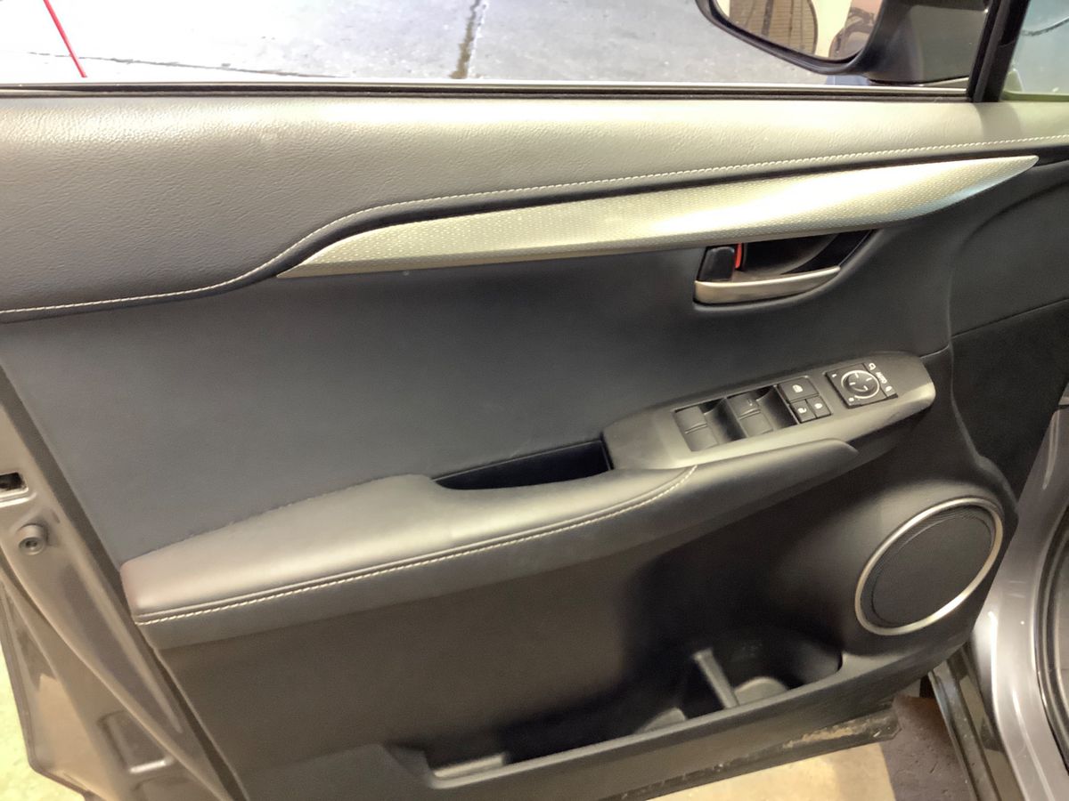Lexus NX-Serie 2016 — photo 34