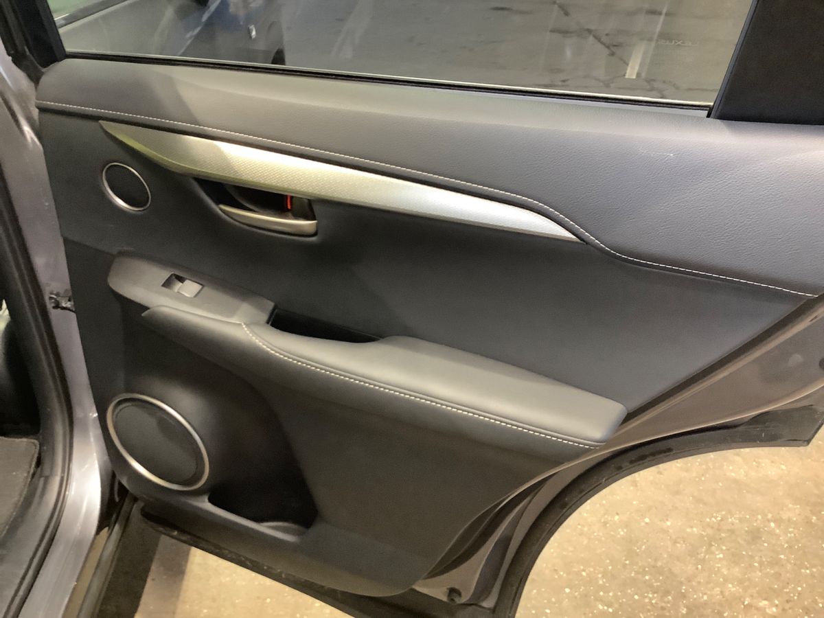 Lexus NX-Serie 2016 — photo 38
