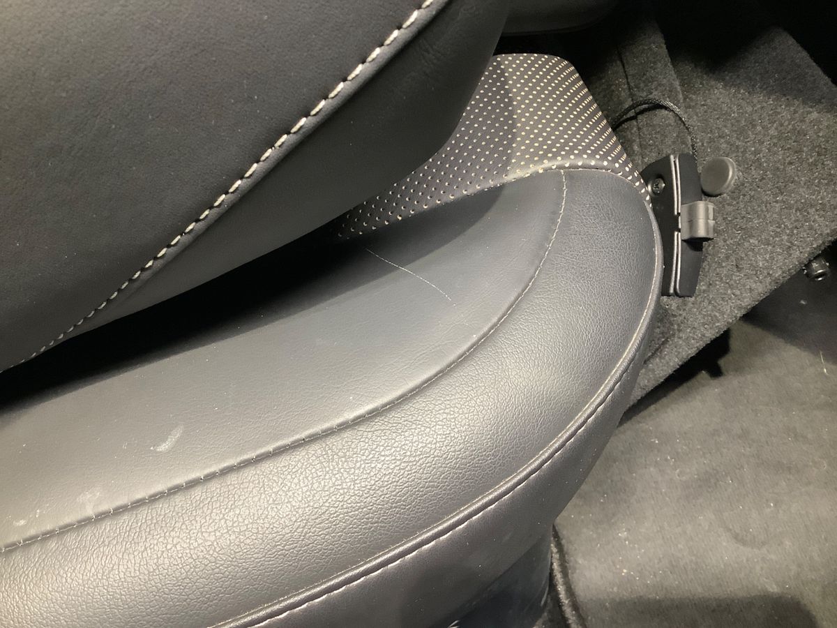 Lexus NX-Serie 2016 — photo 33