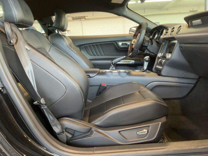 Ford Mustang 5.0 Ti-VCT V8 GT — zdjęcie 11