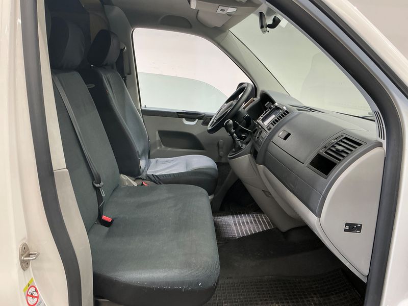 Volkswagen T5 Transporter 2.0 TDI Kasten — zdjęcie 3