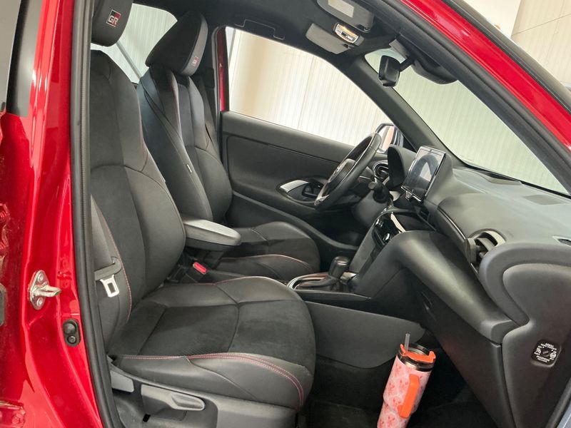 Toyota Yaris Cross 1.5 Hybrid 2WD GR Sport — zdjęcie 11