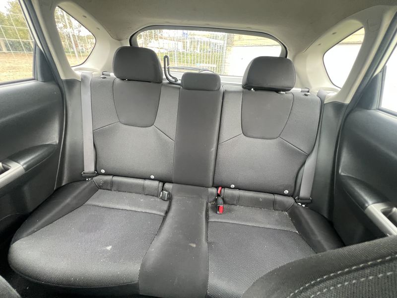 Subaru Impreza 2.0 Diesel Active 4WD — zdjęcie 14