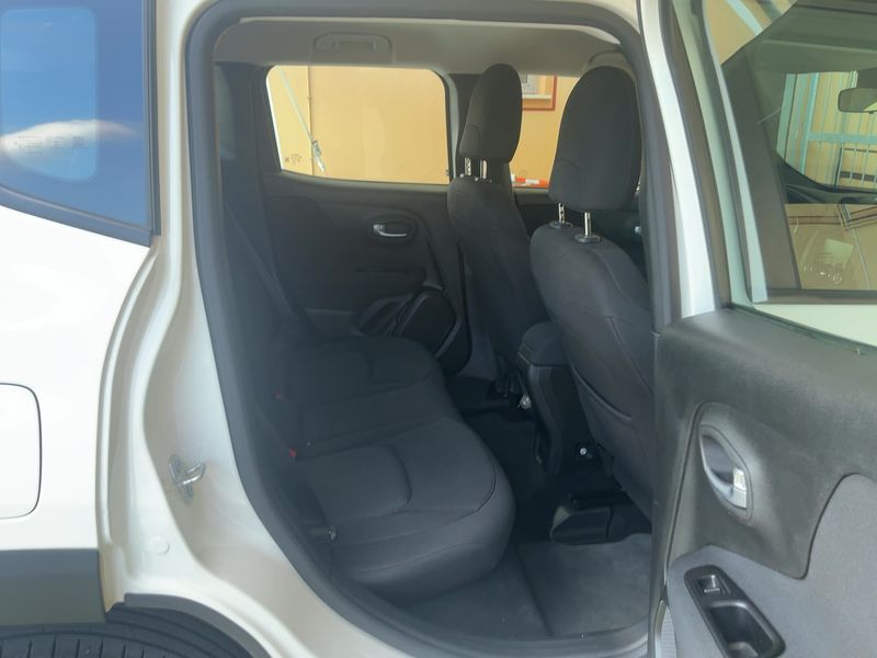 Jeep Renegade 1.0 TGDi Longitude 4x2 — zdjęcie 14